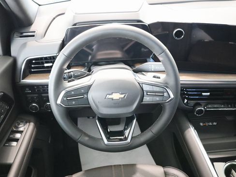 New 2025 Chevrolet Suburban High Country image 15