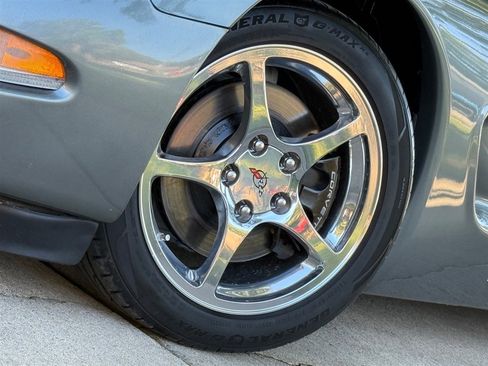 Used 2004 Chevrolet Corvette Convertible w/ Preferred Equipment Group image 11