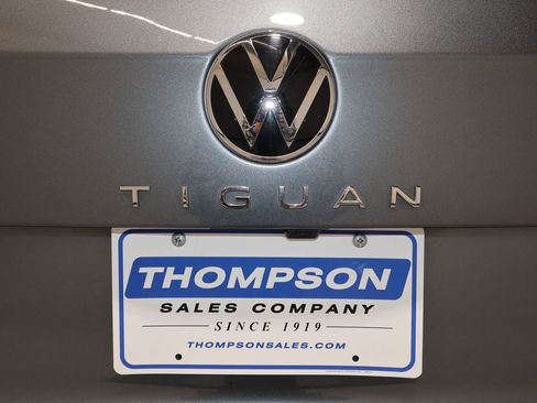 Used 2024 Volkswagen Tiguan SE image 35