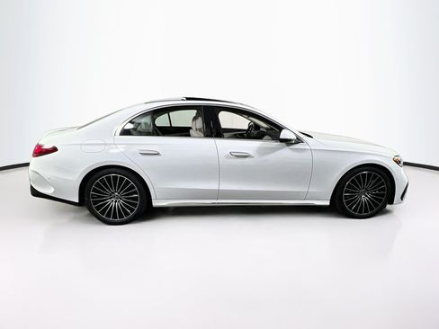 Used 2025 Mercedes-Benz E 450 4MATIC Sedan image 4