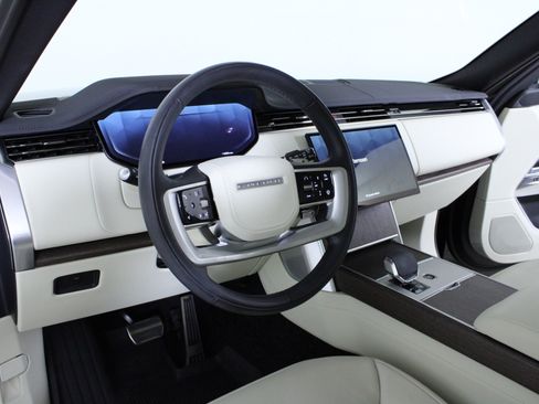 Used 2024 Land Rover Range Rover SE image 20