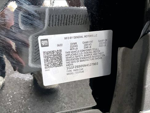 Used 2022 Chevrolet Bolt EUV Premier w/ Sun & Sound Package FWD image 18