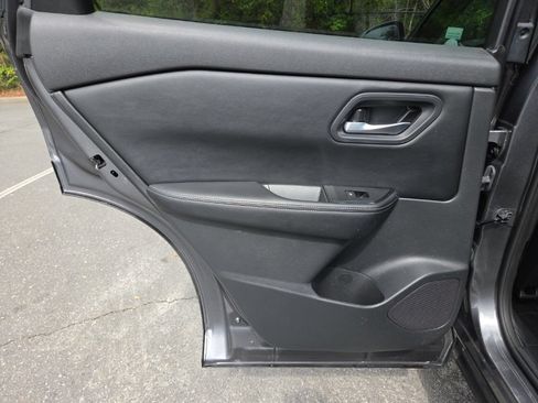 Certified 2025 Nissan Rogue SV FWD image 28