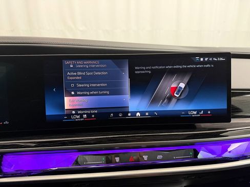 Used 2025 BMW 740i xDrive image 30