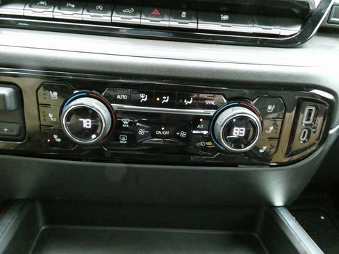 Used 2023 Chevrolet Silverado 1500 High Country w/ Technology Package image 28