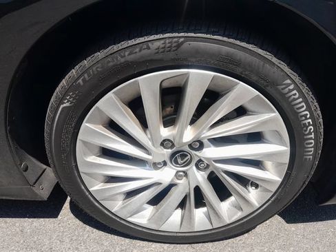 Used 2019 Lexus ES 350 Ultra Luxury w/ Accessory Package FWD image 30