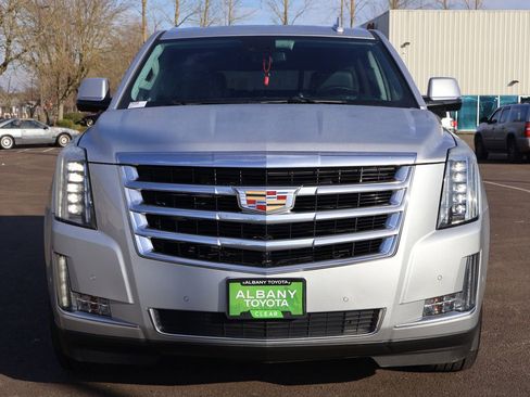 Used 2020 Cadillac Escalade Luxury image 10