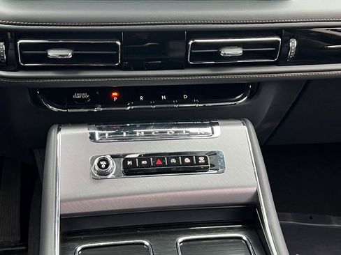 New 2026 Lincoln Aviator AWD w/ Jet Appearance Package image 13