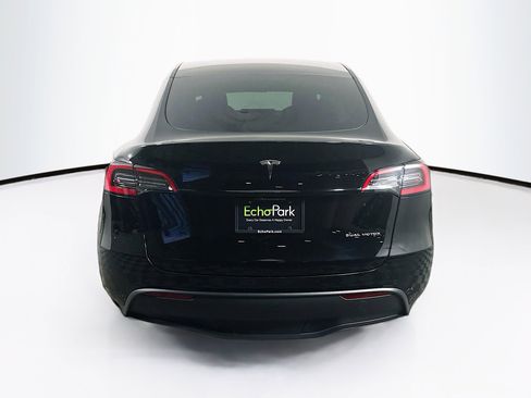 Used 2022 Tesla Model Y Long Range image 7