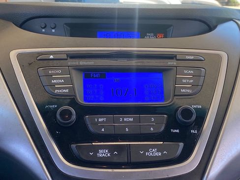 Used 2013 Hyundai Elantra GLS w/ Preferred Pkg FWD image 23