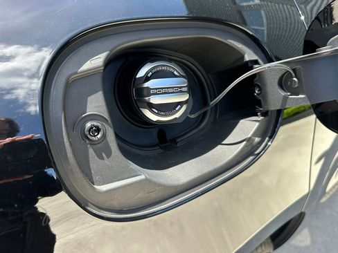 Certified 2023 Porsche Macan image 41