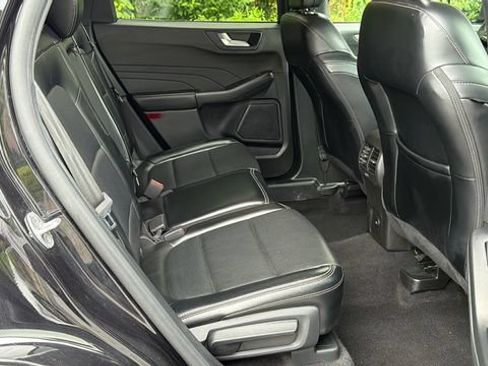 Certified 2024 Ford Escape Platinum AWD/4WD image 17