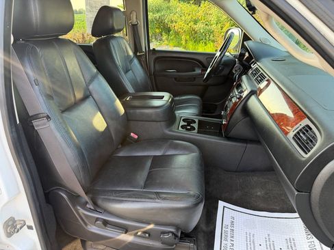 Used 2013 Chevrolet Suburban LT AWD/4WD image 20