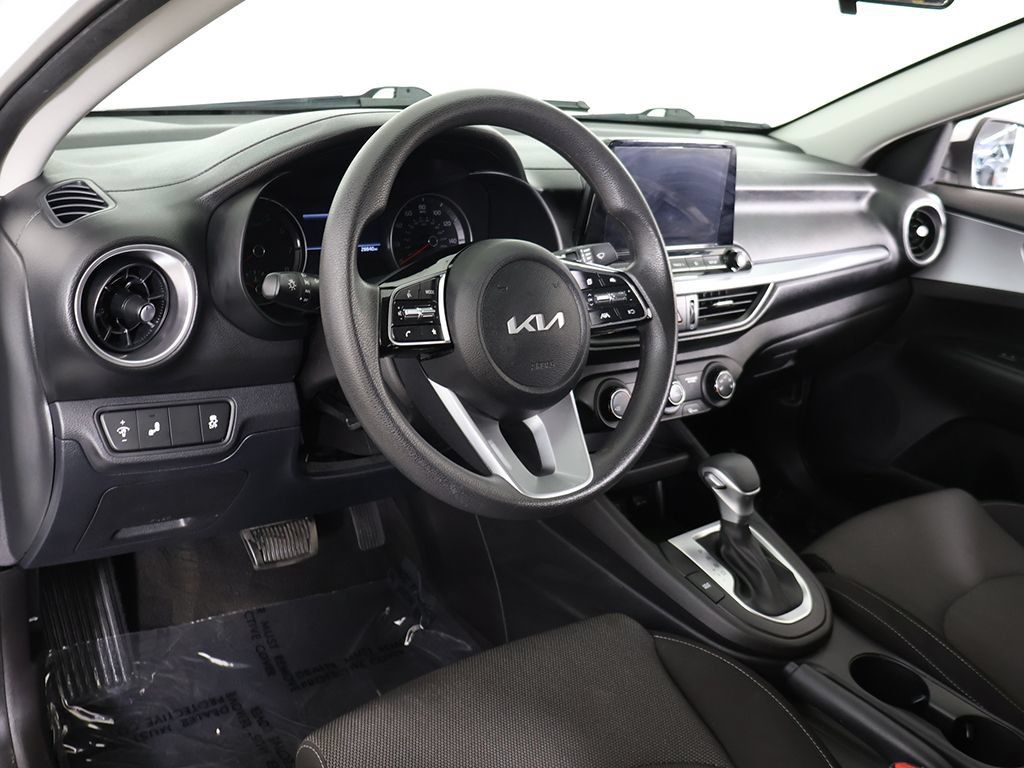 Used 2022 Kia Forte LXS w/ LXS Technology Package FWD image 25