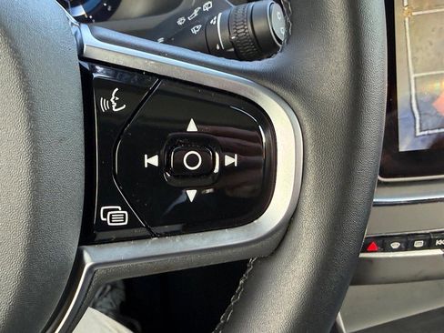 Used 2025 Volvo XC90 B6 Plus image 19