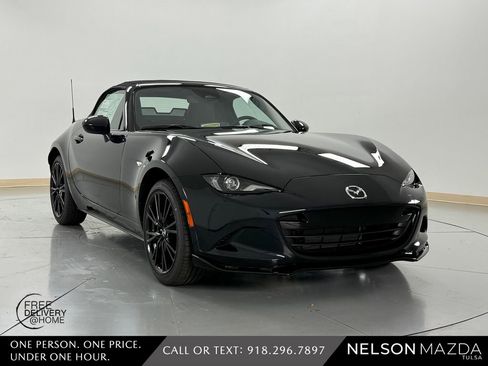 New 2026 MAZDA MX-5 Miata Club w/ Interior Package RWD image 4