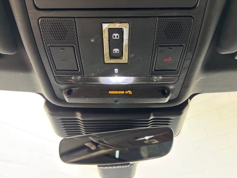 Used 2023 Land Rover Range Rover Evoque R-Dynamic S AWD/4WD image 12