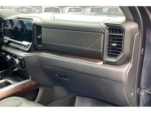 Used 2024 GMC Sierra 1500 SLT w/ SLT Premium Plus Package AWD/4WD image 18