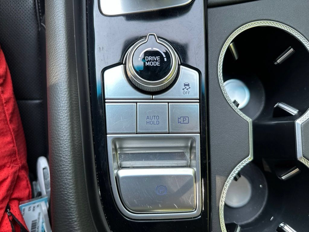 Used 2026 Genesis G70 2.5T RWD image 18