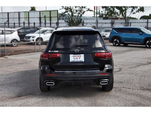 Used 2023 Mercedes-Benz GLB 250 image 5