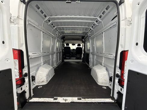 Used 2023 RAM ProMaster 2500 FWD image 13