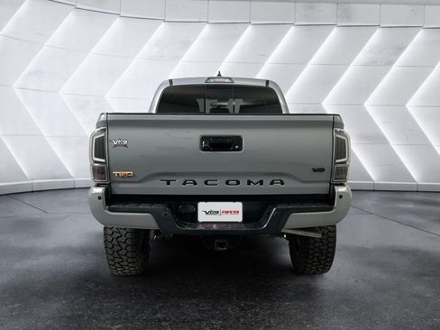 Used 2020 Toyota Tacoma TRD Sport w/ Technology Package AWD/4WD image 5