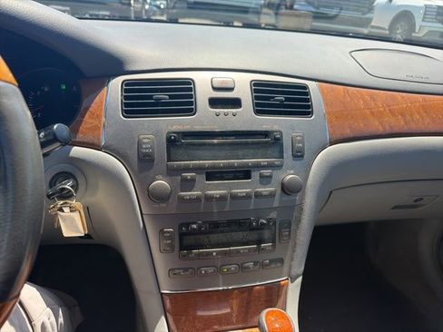 Used 2005 Lexus ES 330 FWD image 15