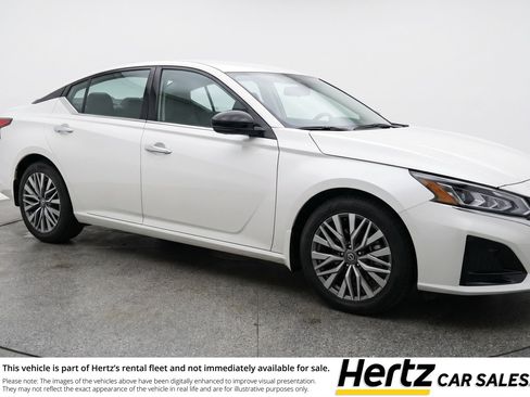 Used 2025 Nissan Altima 2.5 SV FWD image 1