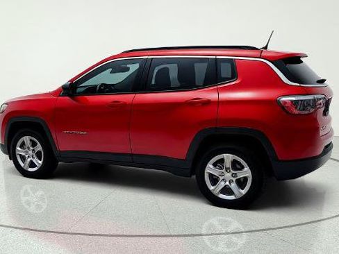 Used 2024 Jeep Compass Latitude AWD/4WD image 5