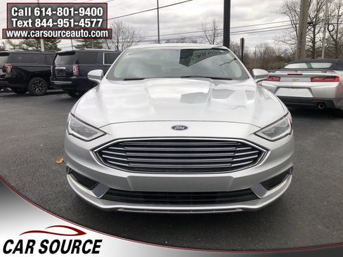 Used 2018 Ford Fusion SE w/ Fusion SE Technology Package image 2