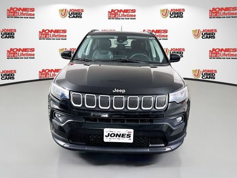 Used 2022 Jeep Compass Latitude w/ Sun and Sound Group AWD/4WD image 14