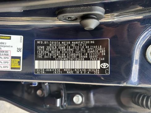 Used 2024 Toyota Corolla LE w/ LE Convenience Package FWD image 26