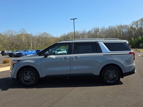 New 2026 Kia Carnival EX image 2