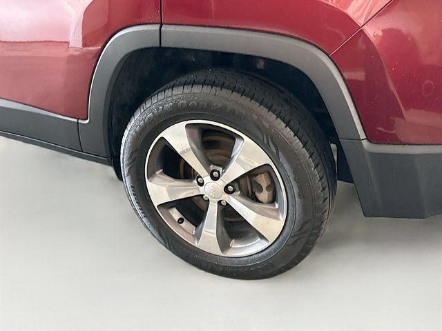 Used 2020 Jeep Cherokee Limited AWD/4WD image 30