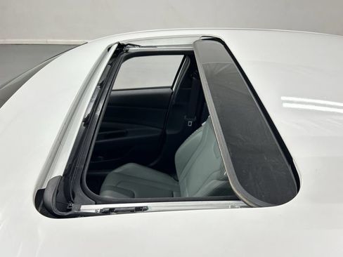 Used 2025 Hyundai Elantra Limited FWD image 20