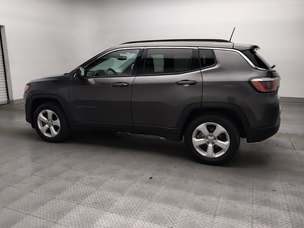 Used 2018 Jeep Compass Latitude FWD image 3
