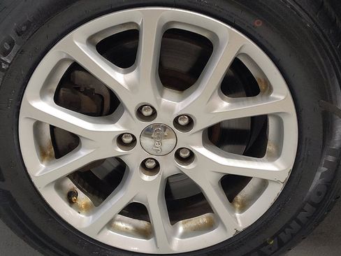 Used 2014 Jeep Cherokee Latitude FWD image 31