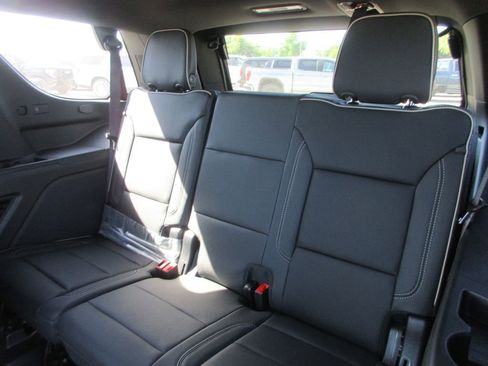 New 2026 GMC Yukon Elevation w/ Elevation Premium Package AWD/4WD image 13