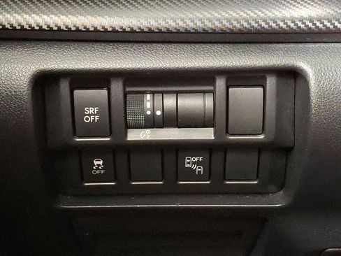 Used 2019 Subaru Crosstrek 2.0i Premium w/ Eyesight System AWD/4WD image 23