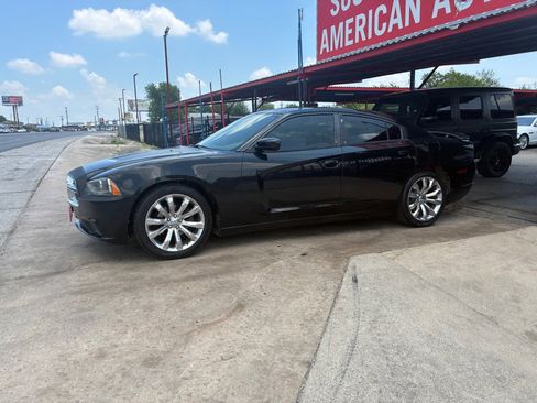 Used 2012 Dodge Charger SE RWD image 28