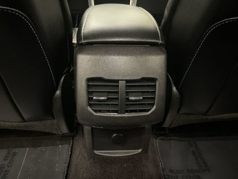 Used 2017 Ford Fusion Titanium AWD/4WD image 16