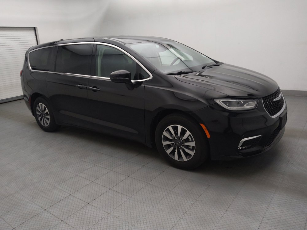 Used 2024 Chrysler Pacifica Limited FWD image 11