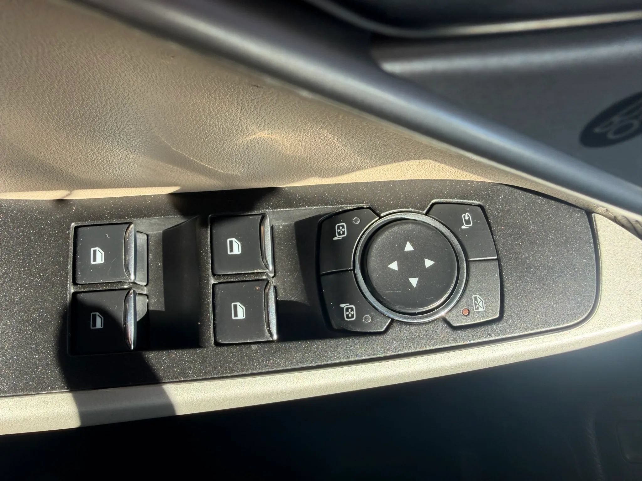 Used 2021 Ford Explorer Limited AWD/4WD image 22