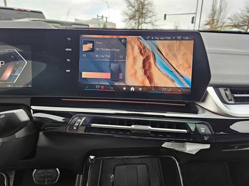 Used 2025 BMW X2 xDrive28i w/ Premium Package image 30