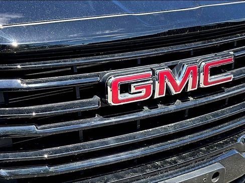 Used 2024 GMC Terrain SLE w/ Driver Convenience Package AWD/4WD image 24