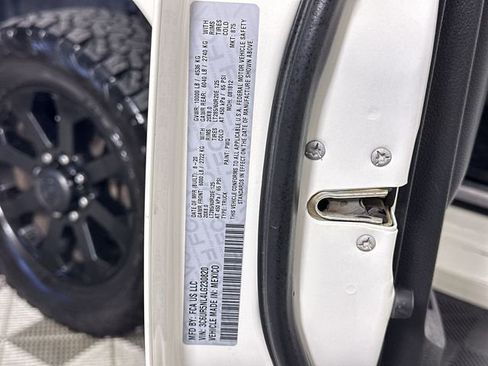 Used 2020 RAM 2500 Laramie w/ Night Edition image 35