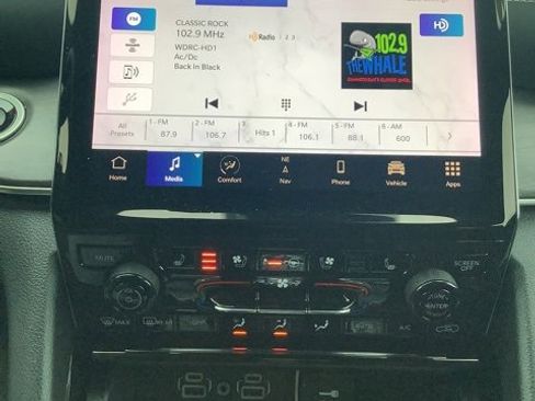 Used 2023 Jeep Grand Cherokee Overland w/ Luxury Tech Group IV image 22