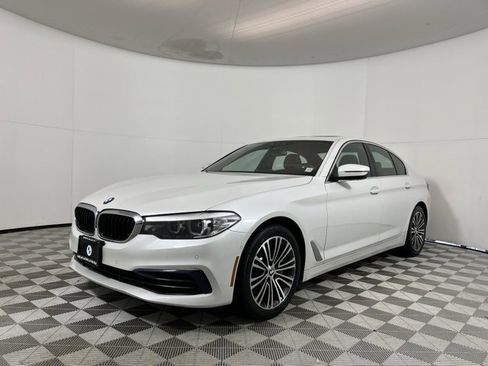 Used 2019 BMW 530i xDrive w/ Premium Package image 3