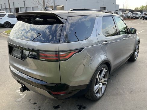 Used 2024 Land Rover Discovery Dynamic SE image 8