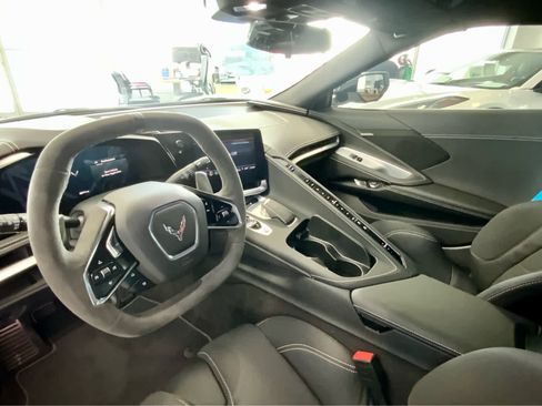 Used 2023 Chevrolet Corvette Stingray Coupe w/ Z51 Performance Package image 22